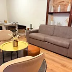 公寓 Luxury 5br , 4ba Penthouse In The Center *