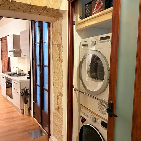 Luxury 5br , 4ba Penthouse In The Center 卡利亚里