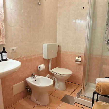 Luxury 5br , 4ba Penthouse In The Center *