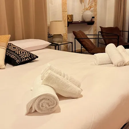 Luxury 5br , 4ba Penthouse In The Center