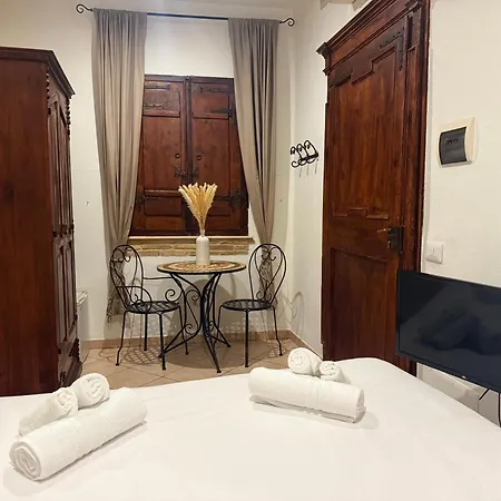 Luxury 5br , 4ba Penthouse In The Center 칼리아리