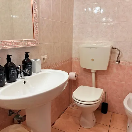 Luxury 5br , 4ba Penthouse In The Center Apartment *