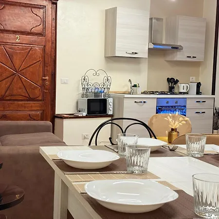 Luxury 5br , 4ba Penthouse In The Center * 칼리아리