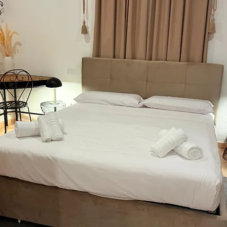 Luxury 5br , 4ba Penthouse In The Center