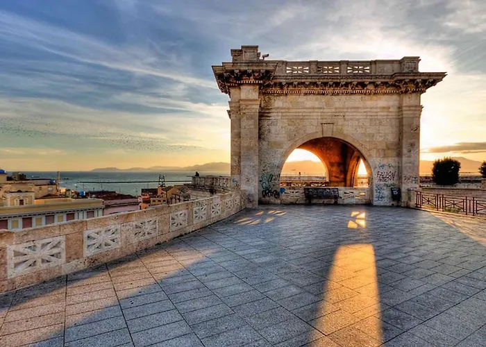 Luxury 5br , 4ba Penthouse In The Center *